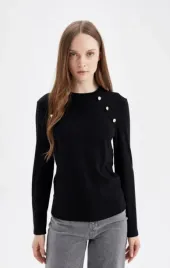 czarna-bluzka-z-ozdobnymi-guzikami-defacto-s