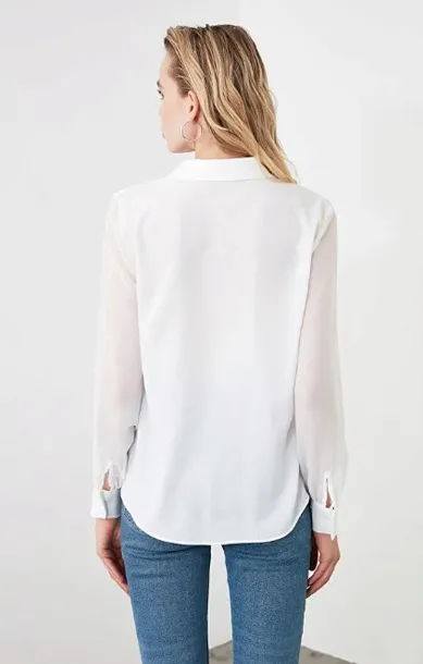 biala-przeswitujaca-koszula-trendyol-xs-marka-trendyol