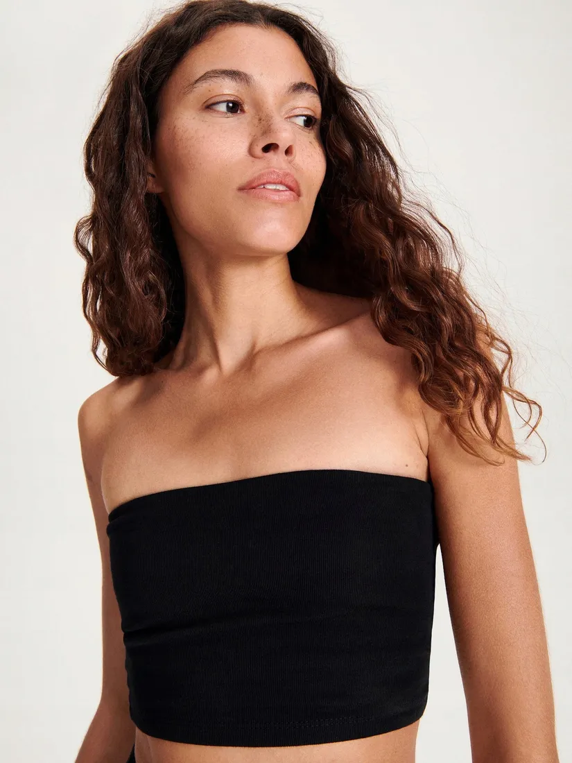 czarny-gladki-crop-top-reserved-l