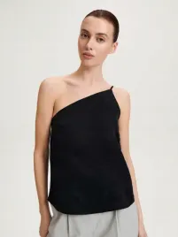 czarna-bluzka-na-jedno-ramie-reserved-m