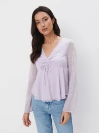 fioletowa-bluzka-z-dlugim-ozdobnym-rekawem-i-falbana-mohito-s