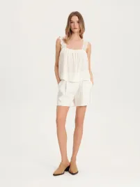 biala-bluzka-na-ramiaczkach-z-wiskozy-reserved-s