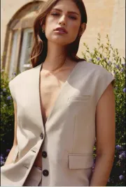 bezowa-elegancka-kamizelka-warehouse-l