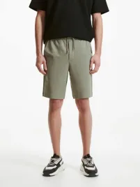 zielone-materialowe-spodenki-meskie-reserved-s