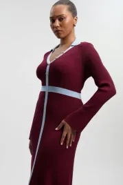 bordowa-sukienka-dzianinowa-z-kolnierzykiem-i-guzikami-karen-millen-l