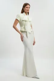 zielona-satynowa-sukienka-z-dluga-apaszka-maxi-karen-millen-l