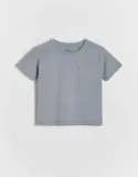 niebieska-bluzka-z-kieszonka-oversize-reserved-86