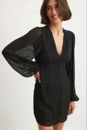 czarna-sukienka-koszulowa-z-dlugim-rekawem-na-kd-m