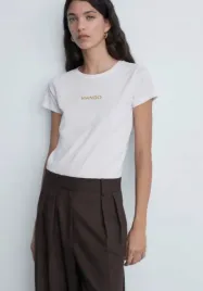 bialy-t-shirt-ze-zlotym-napisem-mango-m