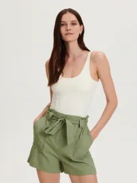 zielone-szorty-z-marszczeniem-w-pasie-i-wiazaniem-reserved-l