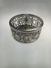 pudelko-do-przechowywania-z-krysztalami-glamour