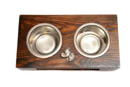 amerykanski-staffordshire-terrier-amstaff-amstaf-ii-drewniany-stojak-z