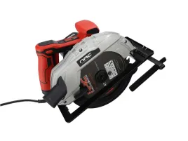 pilarka-tarczowa-do-drewna-sklejki-nac-1800-w-210-mm-5000-obr-min-mocna