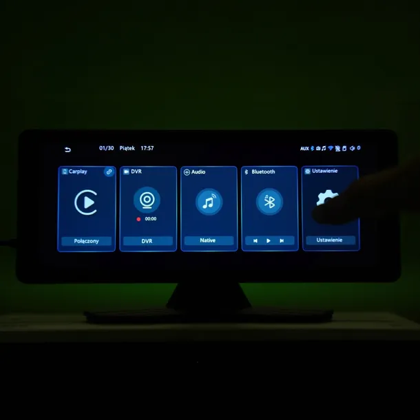 ekran-multimedialny-navitel-ds810-carplay-android-auto-wifi-bluetooth-pilot-w-zestawie-nie