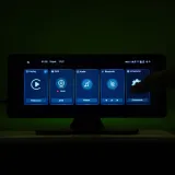 ekran-multimedialny-navitel-ds810-carplay-android-auto-wifi-bluetooth-pilot-w-zestawie-nie