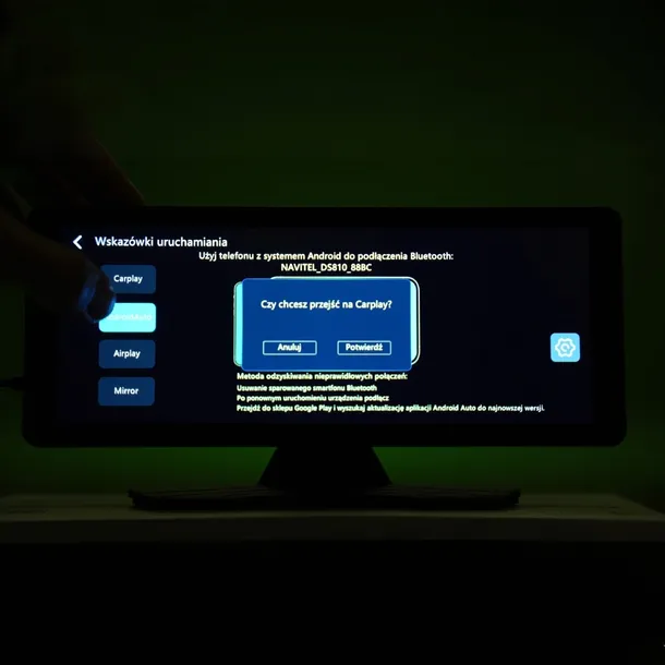 ekran-multimedialny-navitel-ds810-carplay-android-auto-wifi-bluetooth-montaz-brak-informacji