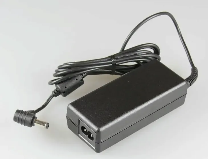 fujitsu-ac-adapter-65w-20v