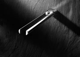 wieszak-z-ruchomym-ramieniem-na-kolki-keuco-srebrny