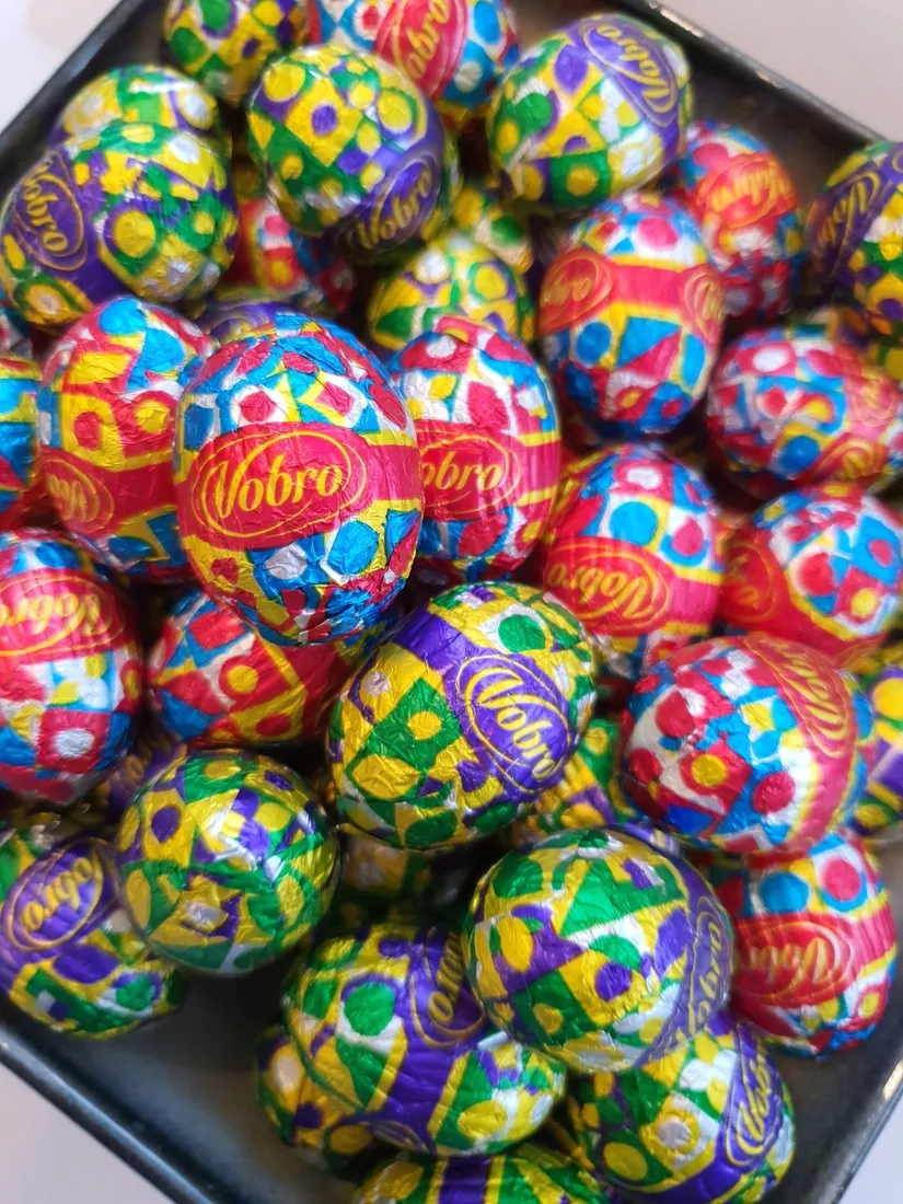 vobro-cukierki-czekoladowe-jajka-karmelowe-orzechowe-na-wielkanoc-1kg