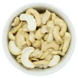 orzechy-nerkowca-polowki-1kg-postac-polowki