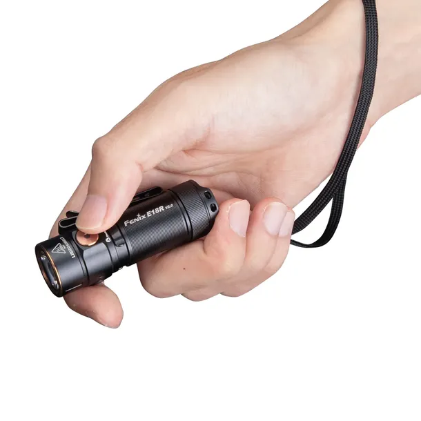 latarka-led-fenix-e18r-v2-0-kolor-dominujacy-czarny