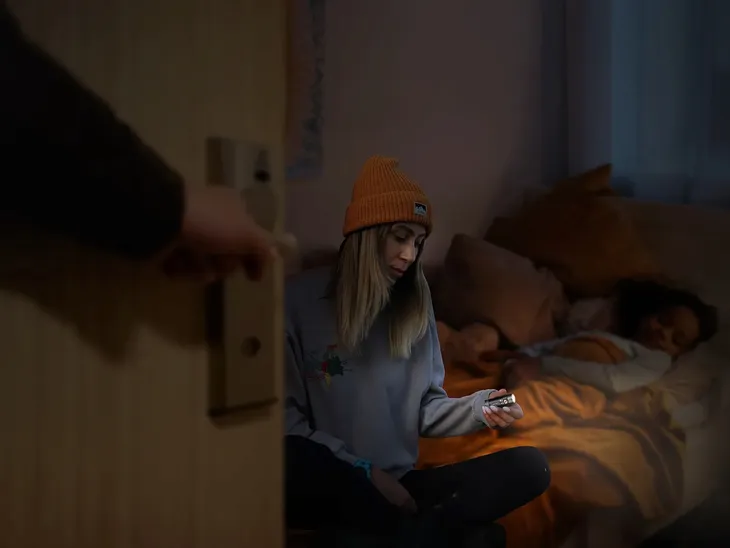 latarka-led-fenix-e18r-v2-0-zasilanie-akumulatorowe