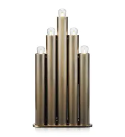 metalowa-lampa-swiecznikowa-organo-stojaca-na-komode-mosiadz