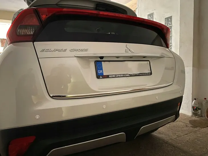 mitsubishi-eclipse-cross-listwa-chrom-na-klape-stan-nowy