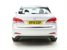 hyundai-i40-sedan-listwa-chrom-3m-na-klape