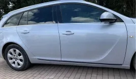 opel-insignia-a-kombi-listwy-boczne-drzwi-czarne