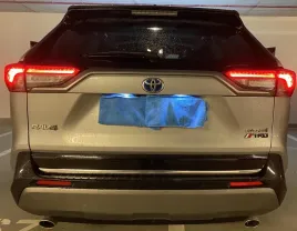 toyota-rav4-v-2018-listwa-chrom-na-klape-bagaznik
