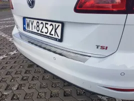 vw-golf-sportsvan-listwa-chrom-na-klape-bagaznik