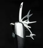 niezbednik-kierowcy-multitool-8w1-latarka