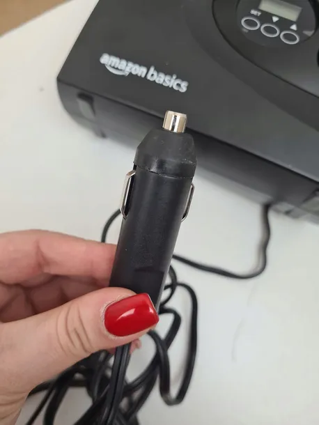 kompaktowy-kompresor-amazon-basics-psi-150-dc-12v-przenosny-stan-powystawowy-marka-bez-marki