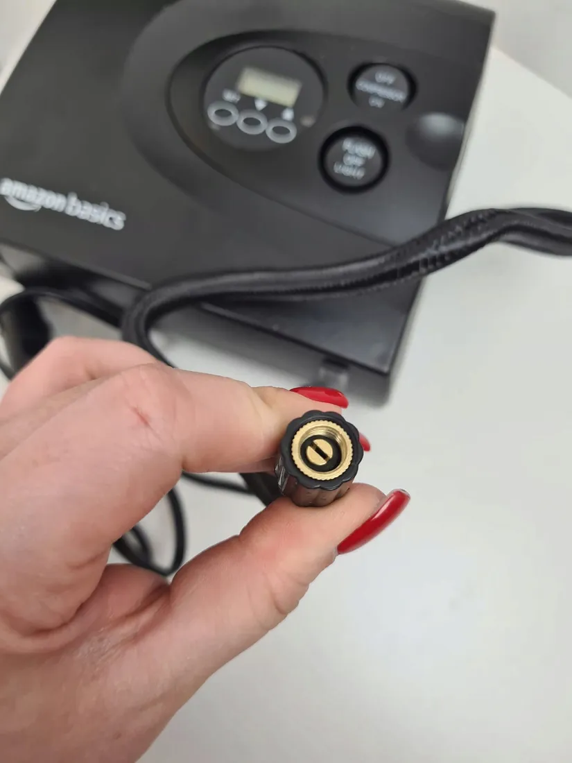 kompaktowy-kompresor-amazon-basics-psi-150-dc-12v-przenosny