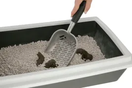 szufelka-do-zwirku-dla-kota-aluminium-35-x-14-cm-kerbl