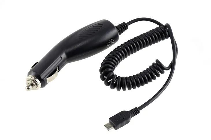 ladowarka-samochodowa-micro-usb-pch-06-amio-01265-liczba-urzadzen-ladowanych-jednoczesnie-1