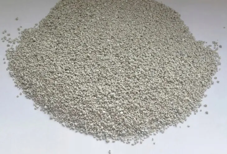 certech-super-benek-compact-line-naturalny-25l-wlasciwosci-bezzapachowy-drobnoziarnisty-zbrylajacy