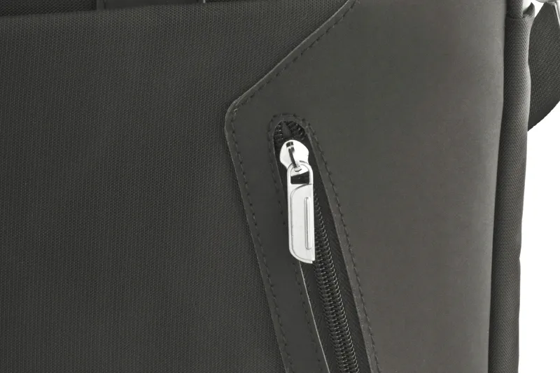 es210-modica-torba-na-laptopa-15-6-notebook-stan-nowy