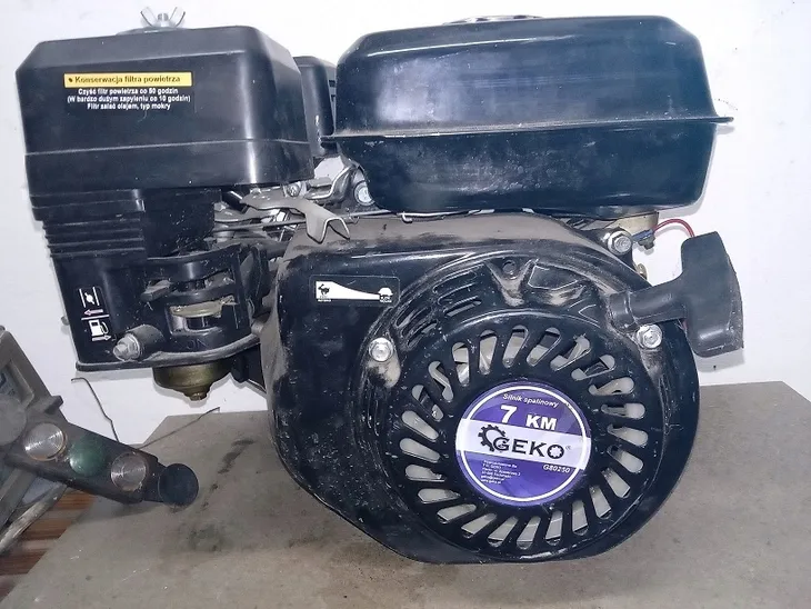 silnik-spalinowy-czterosuwowy-7km-stan-nowy-model-ohv
