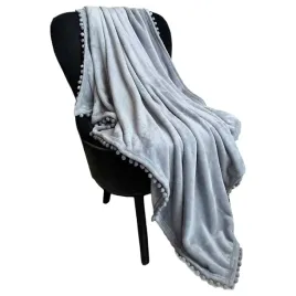 koc-pluszowy-z-pomponami-130x160-cm-szary