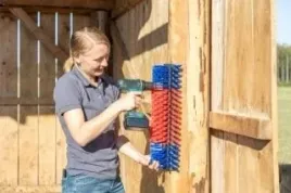 czochradlo-dla-bydla-i-koni-pojedyncze-22-x-50-x-9-cm-kerbl