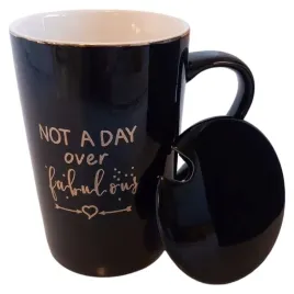 kubek-na-prezent-ceramiczny-czarny-z-przykrywka