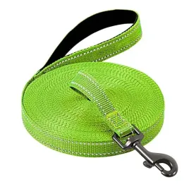 smycz-z-paskiem-na-nadgarstek-z-odblaskiem-15m