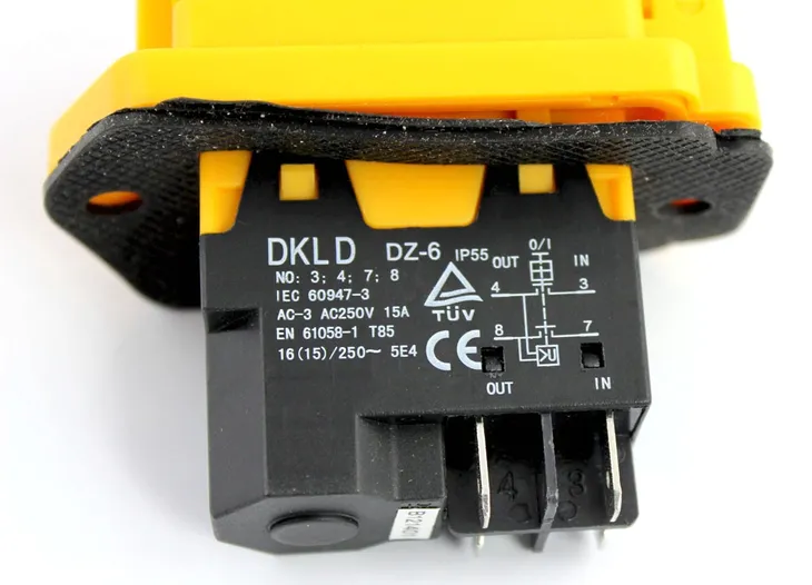 przelacznik-do-mini-cpn-230v-kod-producenta-g85236-stan-nowy
