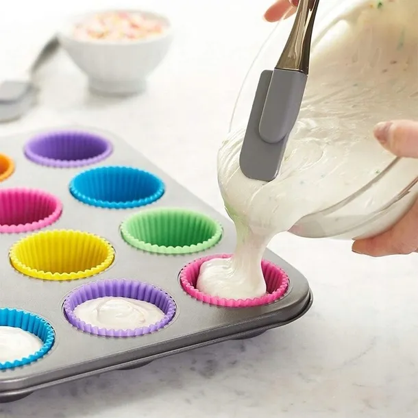 forma-blacha-na-muffinki-forma-na-babeczki-12-silikonowych-foremek-marka-4sezon