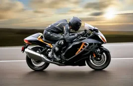 fototapeta-motor-suzuki-200x130-samoprzylepna