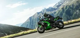 fototapeta-motor-kawasaki-200x95-flizelina