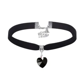 choker-klasyczny-naszyjnik-z-krysztalem-serce-wisiorek-gotycki-czarny