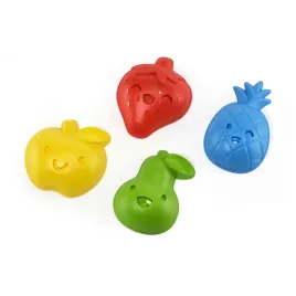 praktyczny-zestaw-4-kolorowych-foremek-w-ksztalcie-owocow-do-zabaw-w-piasku